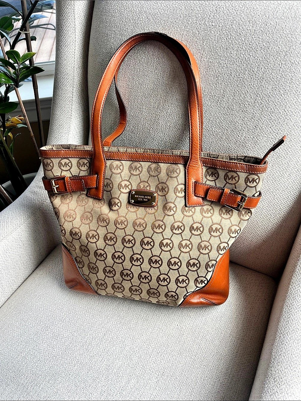 Michael Kors Signature Logo Buckle Strap Tote Bag in Brown & Beige